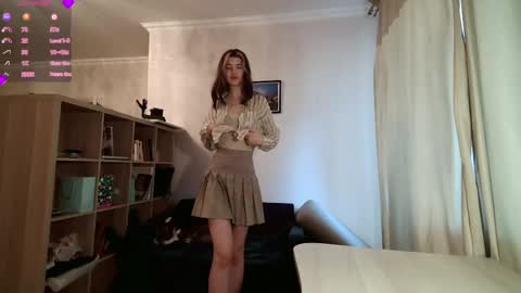 Dia online show from March 21, 1:27 pm