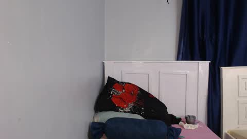 drippyreen online show from September 26, 2:19 am