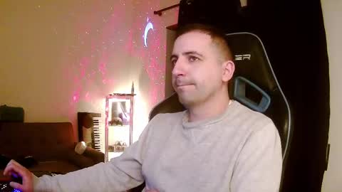 droooooones online show from March 8, 11:49 pm