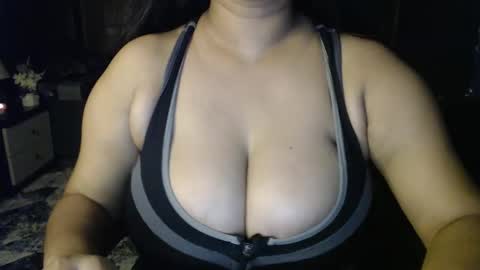 Dua online show from April 18, 7:58 pm