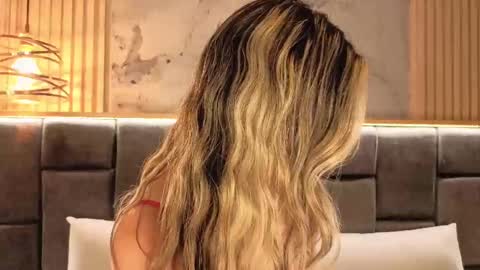 Victoria online show from October 21, 1:33 am