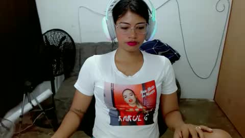 dulce2415 online show from March 21, 7:03 am