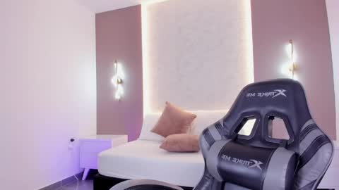 D U L C E online show from April 13, 7:29 pm