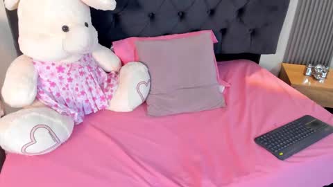 Dluce May online show from November 9, 4:16 am