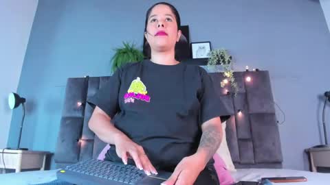 DULCE AURORA online show from April 14, 2:48 am