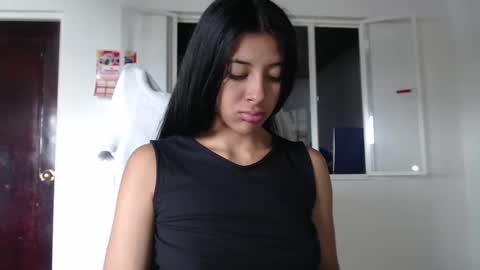 dulceisabellax online show from January 25, 5:19 pm