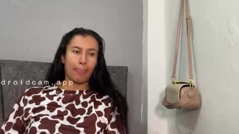 dulceizzy online show from May 15, 1:58 am