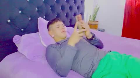 Juliana and online show from October 23, 9:26 pm