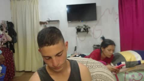 shany y alan online show from May 8, 1:44 am