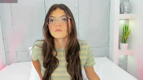 dulcevela online show from November 5, 10:45 pm