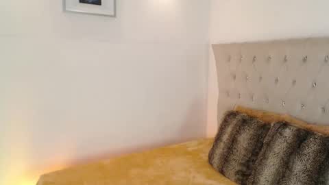 Dulcey online show from October 4, 5:05 am