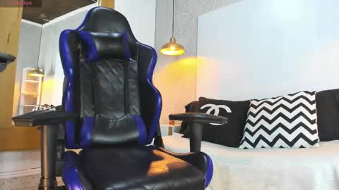 DUSAN  GREY online show from February 25, 4:27 am