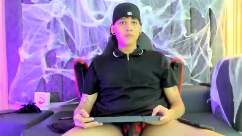 dustinandjordan online show from October 10, 9:37 am