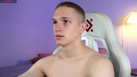 Dustyn online show from February 20, 2:24 pm