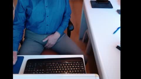 dutchpornking2 online show from March 2, 7:15 am