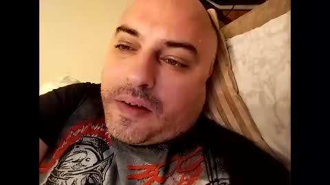 Snapshot of dwizziz chatting on October 1, 2:21 am Ivan online show from October 1, 2:21 am