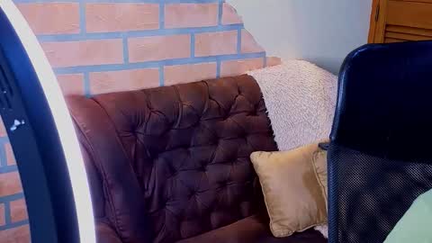 D Y L A N online show from March 22, 8:29 am