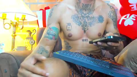 Snapshot of dylanstonne1 chatting on February 9, 1:14 pm D Y L A N online show from February 9, 1:14 pm