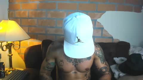 Snapshot of dylanstonne1 chatting on March 9, 1:35 am D Y L A N online show from March 9, 1:35 am