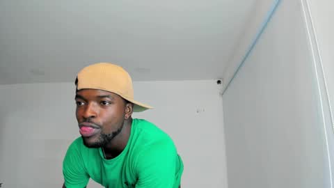 Dylan Taylor online show from February 19, 3:39 am