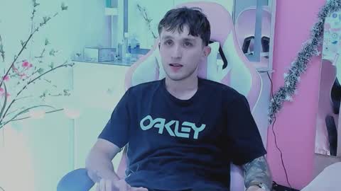 ---DYLAN--- online show from January 6, 4:38 am