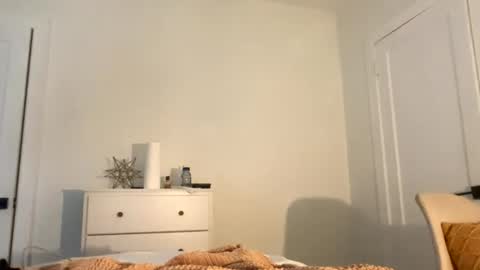 Dynasty online show from January 18, 8:51 pm