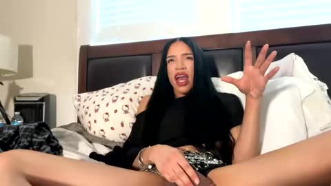 Dynasty online show from March 1, 6:34 pm