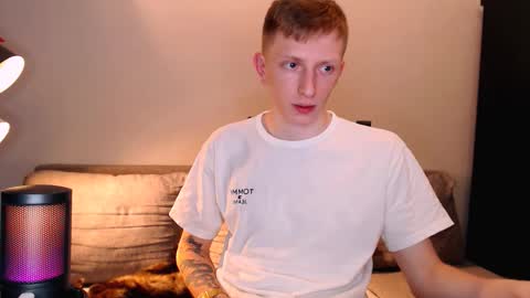 Snapshot of dyrinda chatting on October 28, 10:33 pm Julia and Dima online show from October 28, 10:33 pm