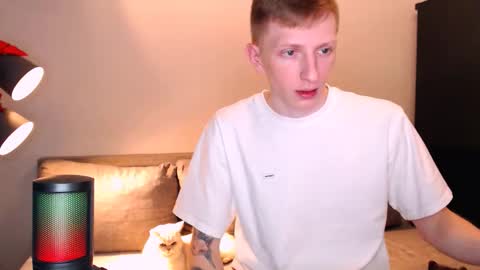 Snapshot of dyrinda chatting on November 1, 7:51 am Julia and Dima online show from November 1, 7:51 am