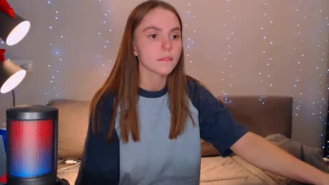 Snapshot of dyrinda chatting on December 22, 1:55 am Julia and Dima online show from December 22, 1:55 am