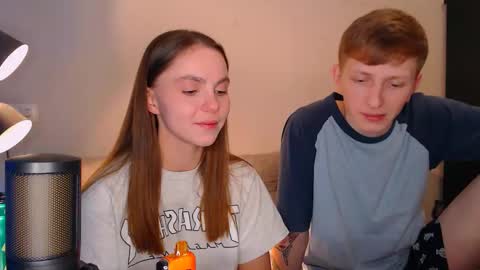 Snapshot of dyrinda chatting on December 13, 10:13 pm Julia and Dima online show from December 13, 10:13 pm