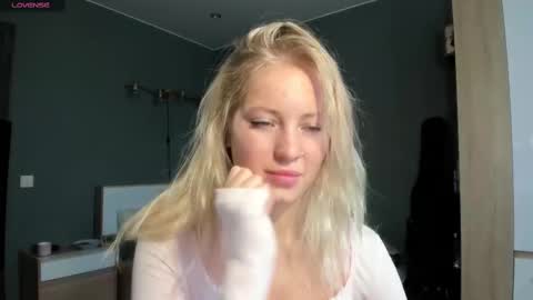 fansly - yourbestbaby online show from March 8, 7:05 am