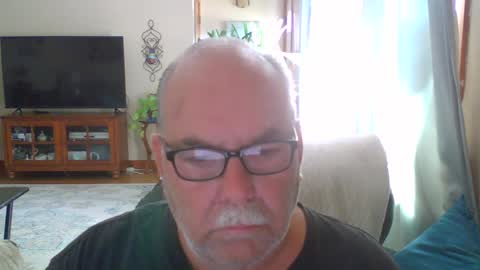 earl52 online show from October 4, 5:00 pm