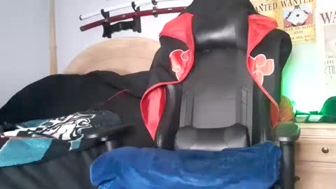 TWITTER   INSTAGRAM    easybreezy20   ONLINE 1230 AM TO 7AM online show from February 17, 6:09 am