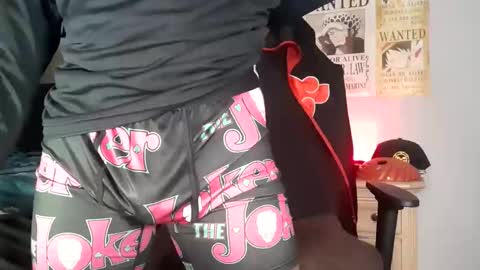 TWITTER   INSTAGRAM    easybreezy20   ONLINE 1230 AM TO 7AM online show from December 15, 7:37 am