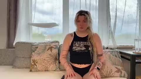 Custom content and video calls are available as well  online show from June 21, 12:11 pm