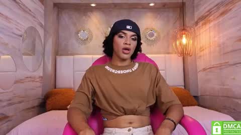 eboneycurly online show from September 10, 7:04 pm