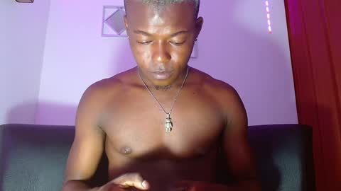 Snapshot of ebonny_stallion chatting on December 13, 1:33 pm Chris Palaz online show from December 13, 1:33 pm