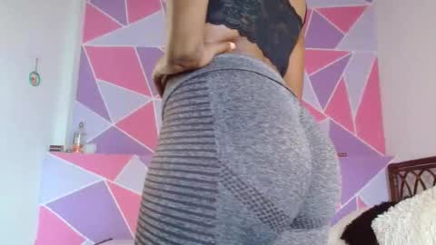 Snapshot of ebony_alika chatting on February 1, 4:44 pm Alika Ashanti online show from February 1, 4:44 pm