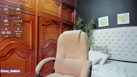 ebony_katterin online show from October 19, 12:43 pm