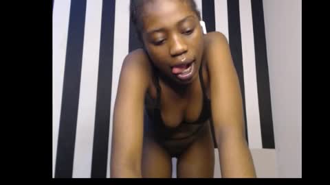 Ella online show from October 9, 9:31 pm