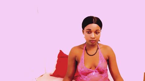 Tamia online show from February 28, 7:03 pm