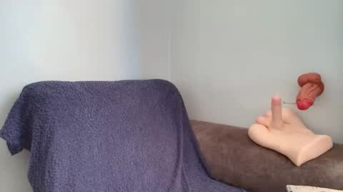 Ebony Melanie online show from March 13, 5:00 am