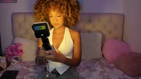 Queen Ebony online show from February 8, 1:22 am