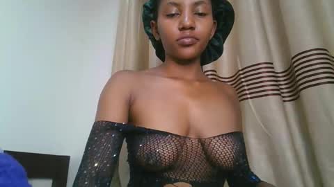 ebonyslut09 online show from March 28, 8:32 pm