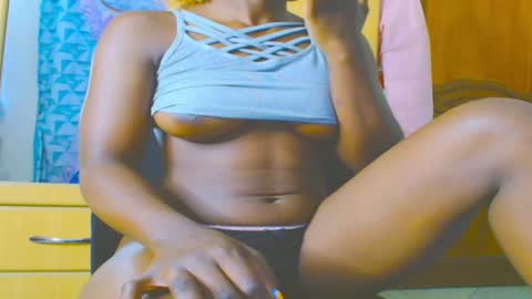 ebonysmilz88 online show from May 18, 4:07 am