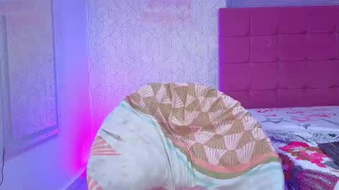 ebonyy_petite_69 online show from January 16, 9:24 pm