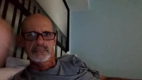 eddiee1068 online show from March 10, 7:02 am