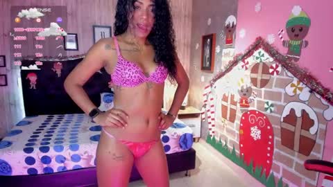 Snapshot of edelaine_rogers chatting on December 27, 10:05 pm ede online show from December 27, 10:05 pm