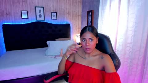 Snapshot of edelaine_rogers chatting on January 14, 11:27 pm ede online show from January 14, 11:27 pm